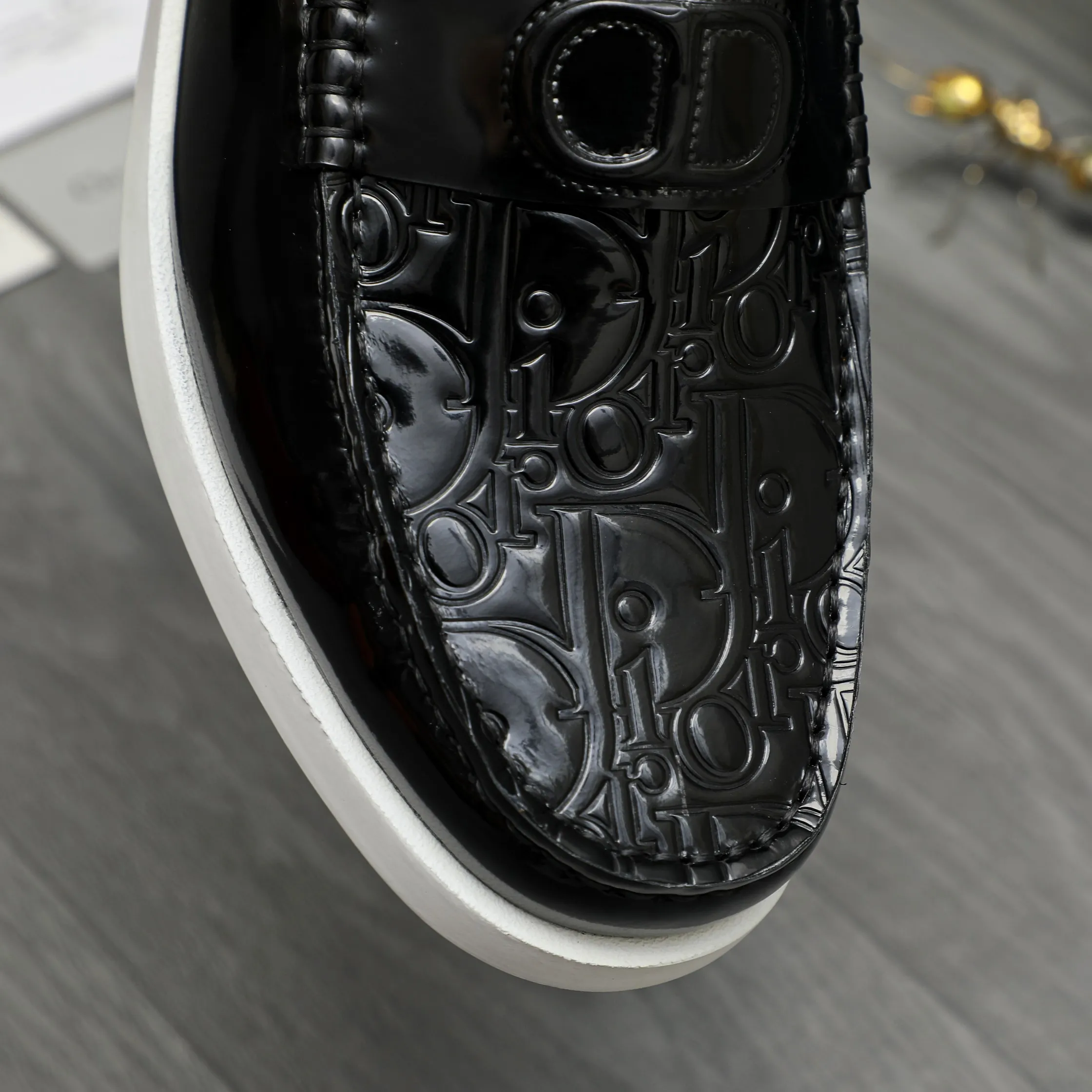 Men's shoes 💰460 Product trademark: Dior "Dior" casual slip-on leather shoes Regular size: 39-44 Product material: Selected pearlescent cowhide embossed upper, cowhide lining, rubber outsole